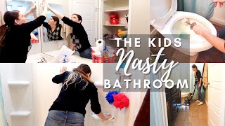 KIDS NASTY BATHROOM SCRUB DOWN // CLEANING MOTIVATION // CLEANING MOM