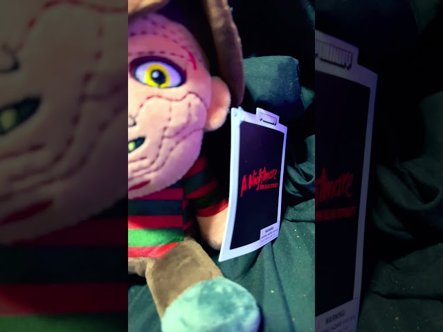 Vídeo relacionado con Kidrobot Peluche Kidrobot Freddy Krueger, Muñeco de peluche, Juguete para niños, 20 cm Felpa Figura para regalar, cumpleaños, coleccionistas y fiestas