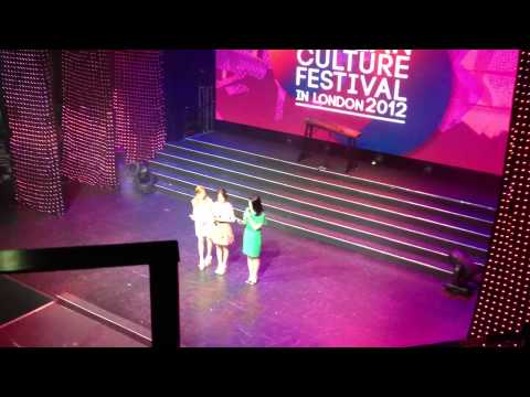 [HD] 120623 MBC London Concert - 4Minute Hyuna and Gayoon MC #1