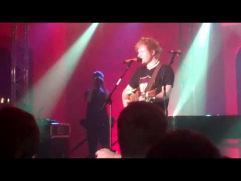 Ed Sheeran (ft. Mikill Pane) - A Team/Little Lady : Live at Little Noise Sessions