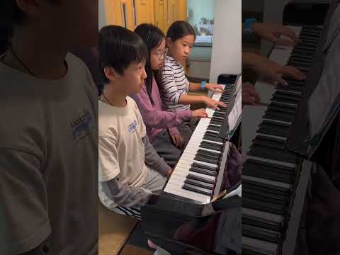 Six hands Piano: Clap Boogie & Pirates of Caribbean