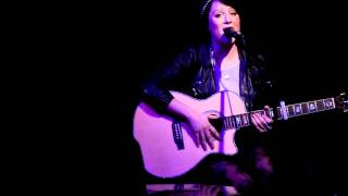 Roxanne Emery Live - Late