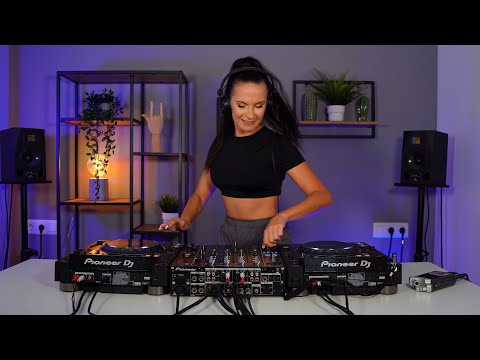 Hard Techno, Schranz Mix // Noemi Black - Studio Session vol.5 // 4K