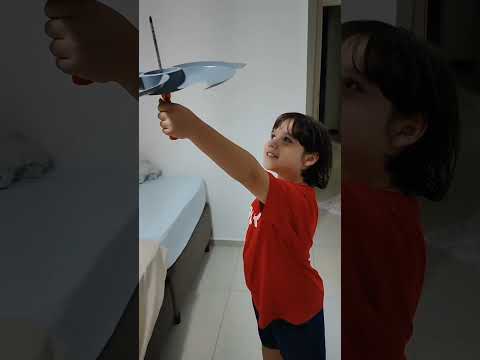 ventilador de teto de discoteca balançando ao toque do iPhone  #balançando #shorts #jesus