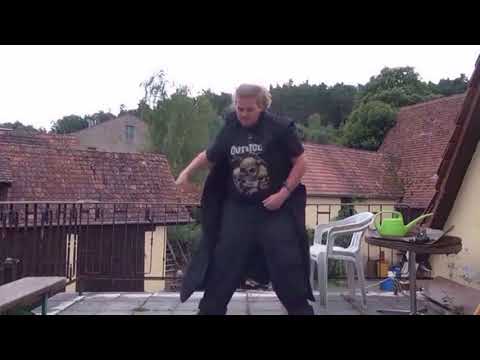 Drachenlord meme  Drachenlord tanzt zu Axel F