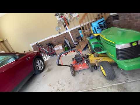 Feeding my Vermi-bag Max and checking on my small bin. #worms #wormcomposting #vermicomposting