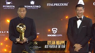 Download lagu Kylian Mbappé awarded with Best Men's Player Award mp3