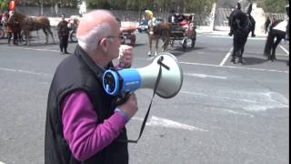 preview picture of video 'Sfilata di cavalli,cavalieri e carrozze d'epoca Modica Live'