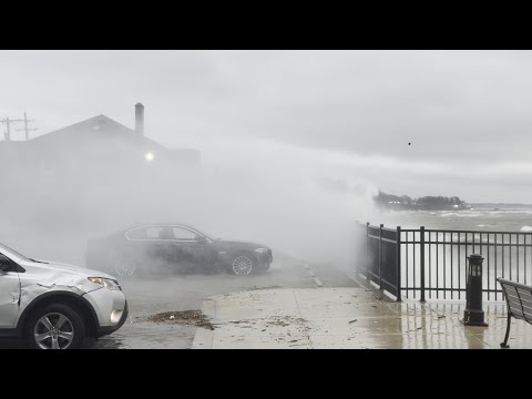 Buffalo Blizzard INSANITY-80 MPH Winds-25 Foot Waves-Whiteouts!