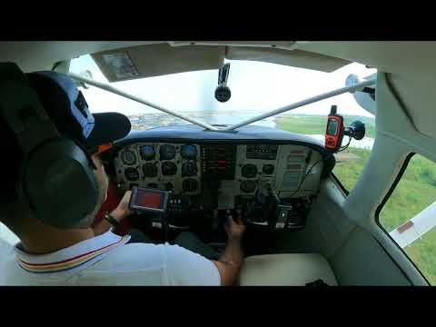 Cockpit view flight to Soplin Vargas (Putumayo river)
