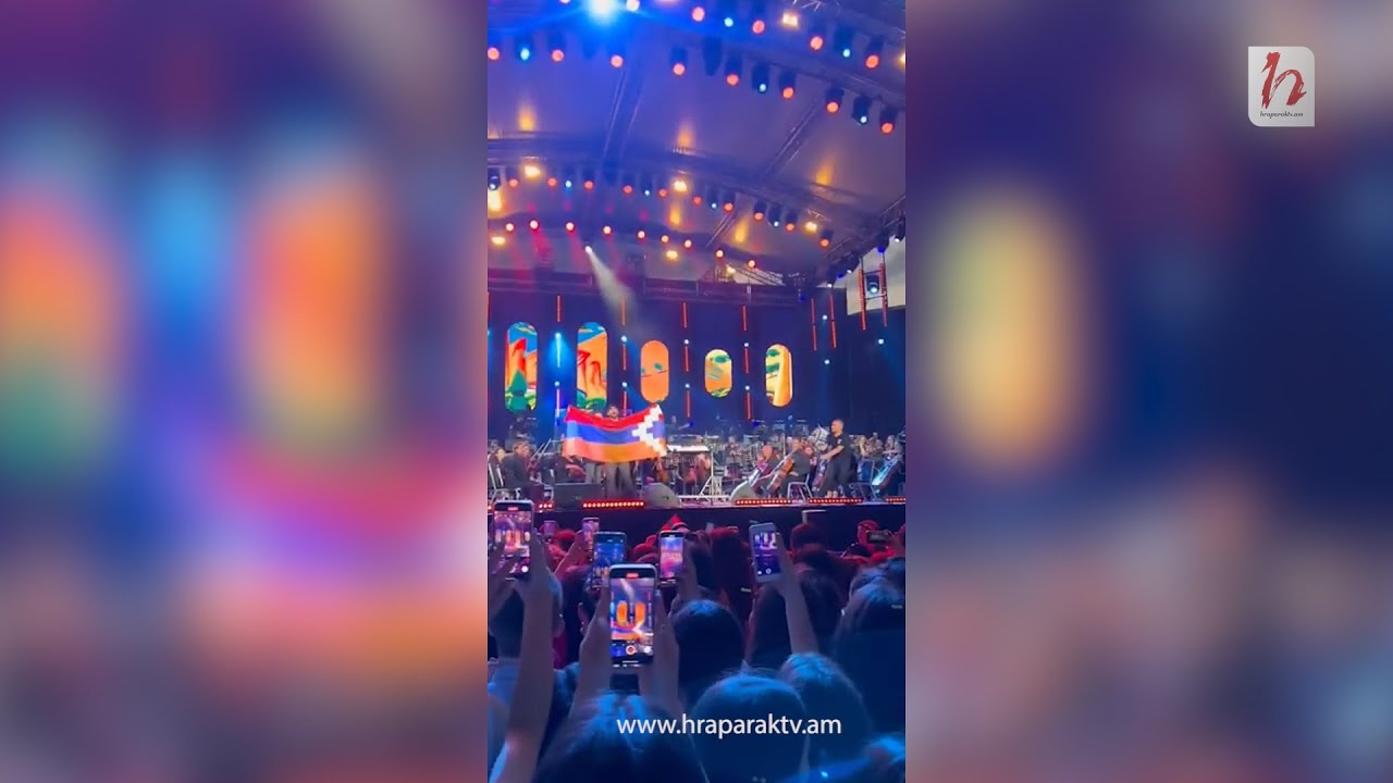 Վանաձորում «Ֆեստիվառ» փառատոնի ժամանակ ծածանեցին Արցախի դրոշը