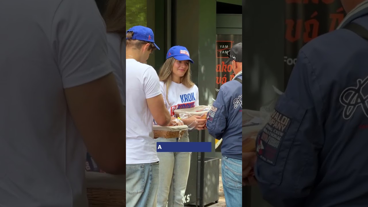 Náhľadový obrázok Stretli sme sa na Hlavnej ulici pred OD Urban.