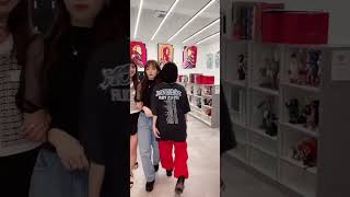 可愛い子がぶつかると… #shorts