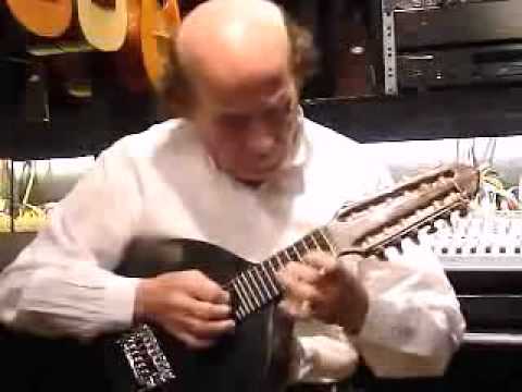 Khespiña.Bandurria eléctrica y charango