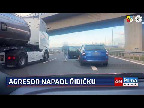 Fackoval mě a sápal se po kameře. Napadená žena popsala útok agresivního řidiče na D6