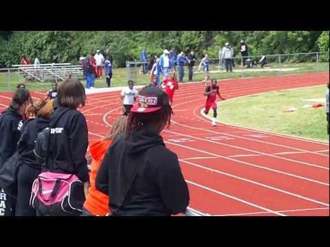 Ladue Invite 2012 200 Boys Young, Laquane McCluer North