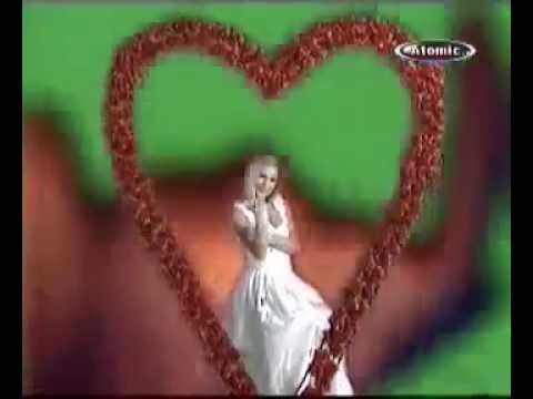 "Inima mea bate, bate pentru tine / Nimic nu mai contează, c&acirc;nd ești l&acirc;ngă mine". &Icirc;ți mai amintești de Sing Sing BB? Cum arăta Cristina Rus, &icirc;nainte de a intra &icirc;n trupa Blondy