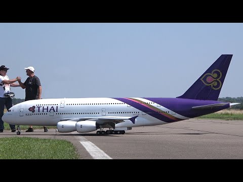 LARGEST RC AIRBUS A380 DEMONSTRATION FLIGHT