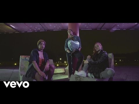 Amber Gomaa - Who's Loving You (Official Video)