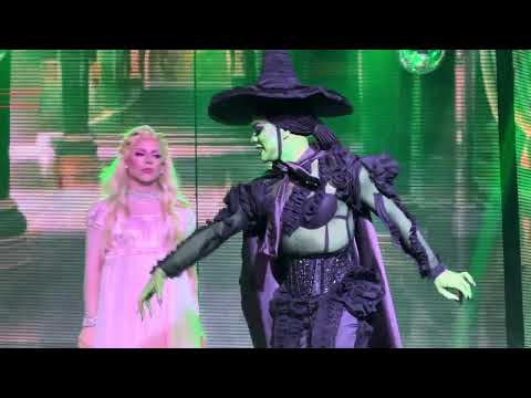 Wicked Drag Queen Performance - Penelopy Jean & Radha Vasconcellos @ Noite de Hollywood Blue Space