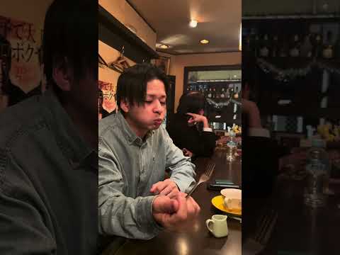 神戸塩屋にあるBAR 蓮の花 で電気ブランと炭酸煎餅レーズンバター #蓮の花 #塩屋バー