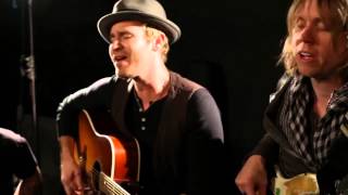 Lifehouse performing &#39;Hurricane&#39;  (PEOPLE.com Music Lounge)