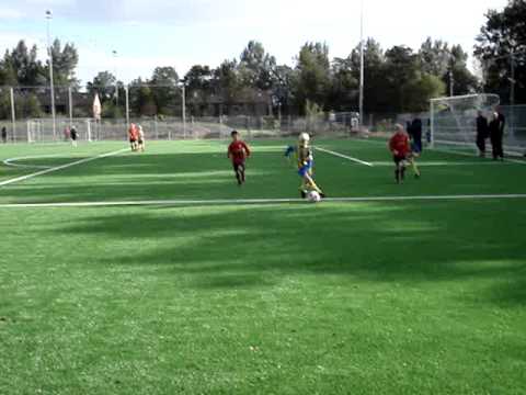 CVV Berkel E1 aanval Niek-Tom-Elzo