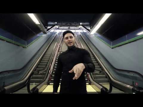 OMAR MONTES - CUANDO UN AMIGO SE VA FT MONCHO CHAVEA (OFFICIAL VIDEO)