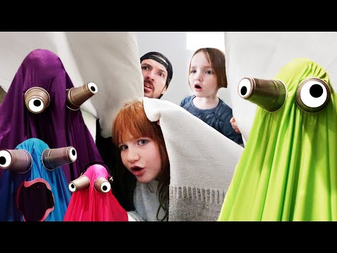 Escaping the RAiNBOW GHOSTS!! Adley, Niko, & Shonduras have to run away from the colorful monsters!!