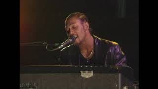 Eric Clapton, D&#39;Angelo perform &quot;I&#39;ve Been Trying&#39;&quot; at the 1999 Hall of Fame Induction Ceremony