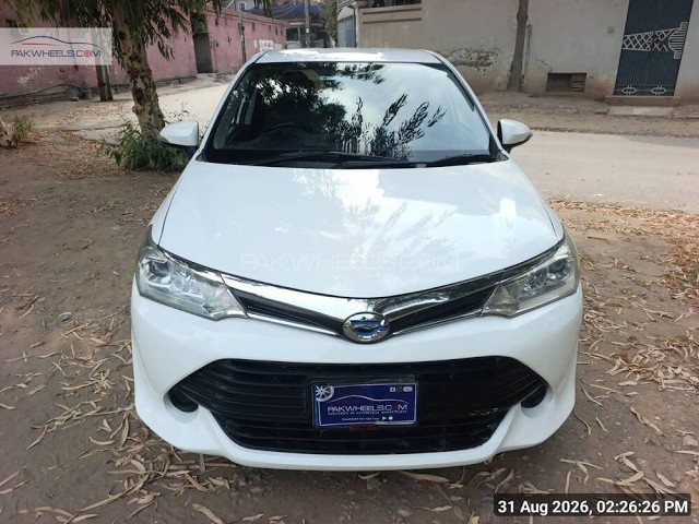 Toyota Corolla Axio Hybrid 1.5 2016 for Sale