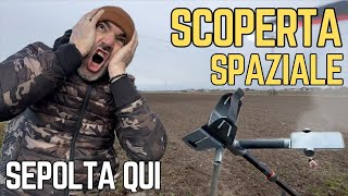 RITROVAMENTI MISTERIOSI nel CAMPO con il Metal Detector Tesori Nascosti Scoperta SPAZIALE con AIR MD