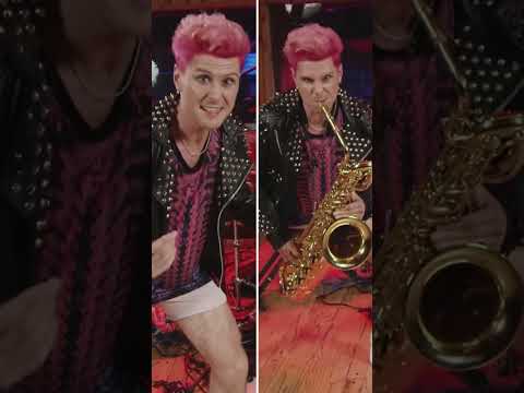 You all asked for more aggressive dancing, so here's a generous serving 😂 #solohousesax #brasshouse