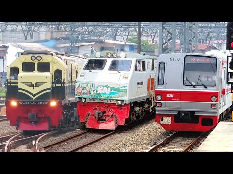 Jakarta Trainspotting: Catching A Varieties Of Train! Feat. Special Livery & Friendly Crews