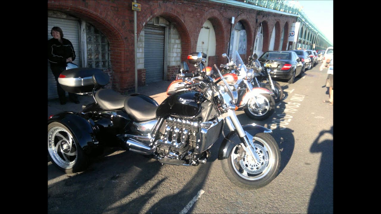 Aaj Dil Manmauji Lyrics | Gangs Of Wasseypur | Usri Banerjee | Sneha Khanwalkar