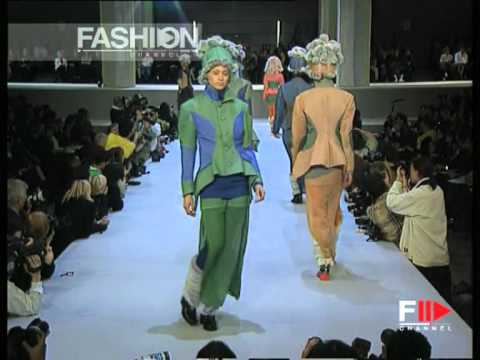 "Issey Miyake" Autumn Winter 1996 1997 Paris 4 of 6 pret a porter woman by FashionChannel