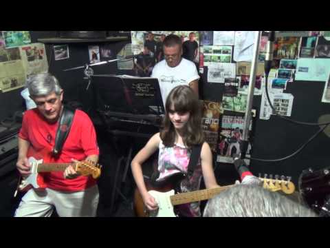 THE MOUTH BELLS & LORENA BRACO