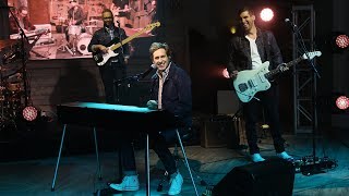 Ben Rector Performs &quot;Old Friends!&quot; - Pickler &amp; Ben