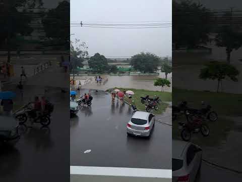 É muita água no centro de Mogeiro pb