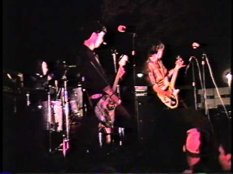 Videoclip de 2000 Light Years Away (Live 1992) — Green Day