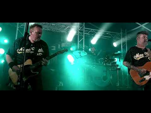 MOOI WARK  - Ik Ben Zo Geil Als Een Bossie Siepels In Augustus - Oskerder Kermis 2023