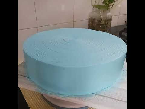 Penguin theme cake decoration idea