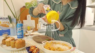 Living alone vlog / Rosé cream sujebi, making a picnic mat, eating instant noodles at Han River