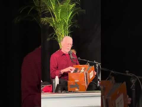 Krishna Das Live In Sydney - Shree Hanuman Chaleesa Intro