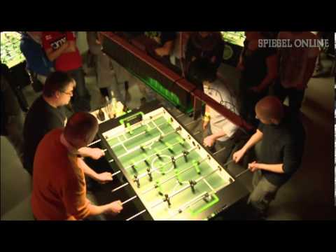 Profis am Kickertisch: "Na, du Altsenior!?" | DER SPIEGEL