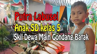 Download lagu 5th Graders Possess the Skills of the Batak God Gondang | Mixed Dance Party mp3