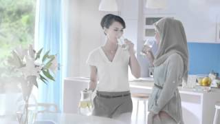 Download lagu Atiqah Hasiholan TVC Marcks Venus - Kimia Farma mp3