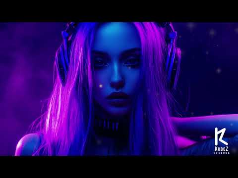 Evren Ulusoy & Moe Turk - System