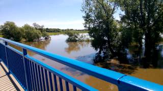 preview picture of video 'Hochwasser 2013 Magdeburg B1 Berliner Chaussee über die Ehle (HD - Nokia Lumia 920 - OIS)'