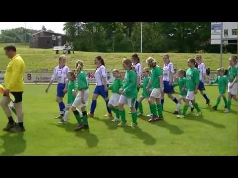 Fc Berghuizen Meisjes C1  opkomst kampioenswedstrijd 18 mei  2012